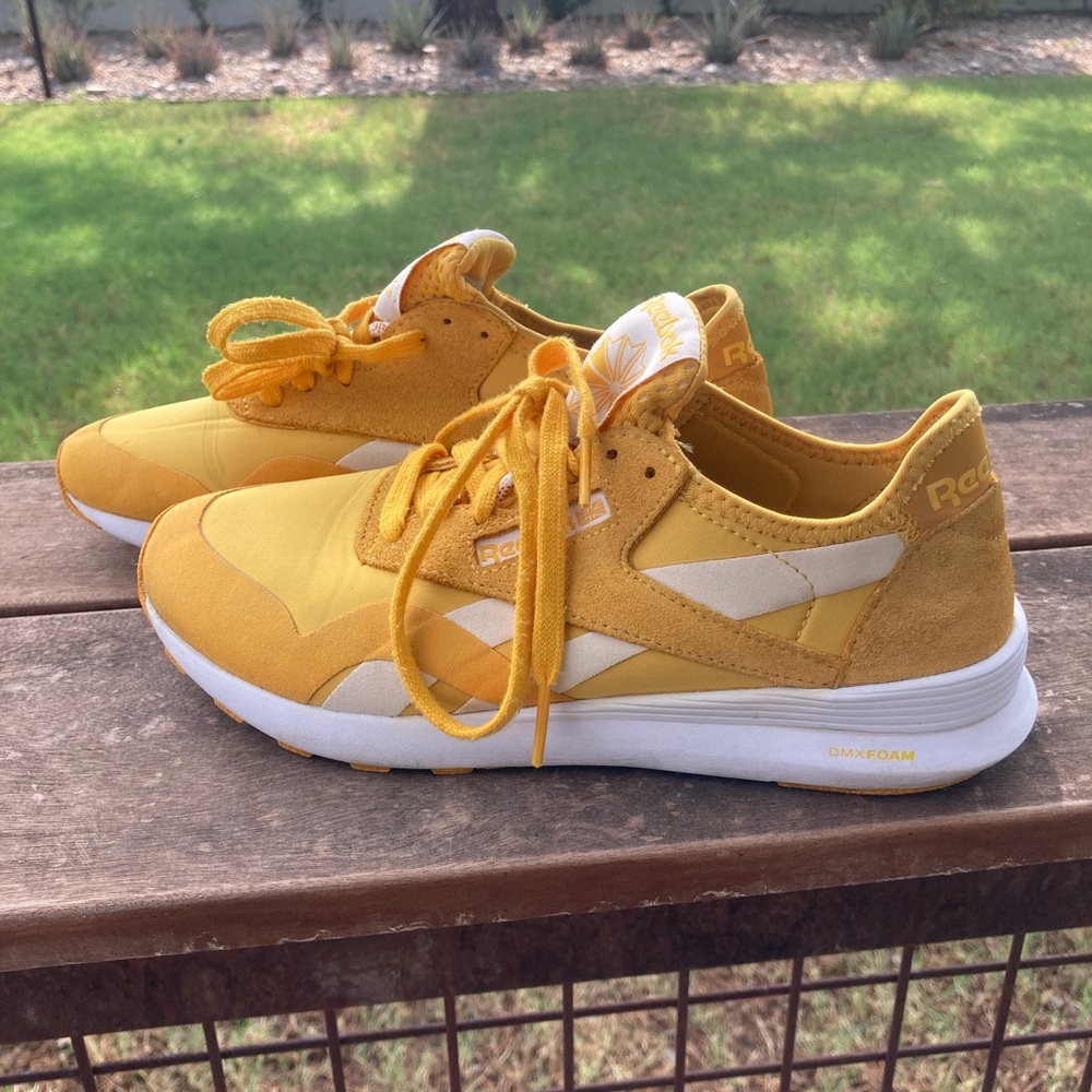 Reebok classic Nylon Sneaker in Yellow